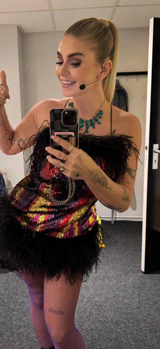 Roxeanne Hazes naakt