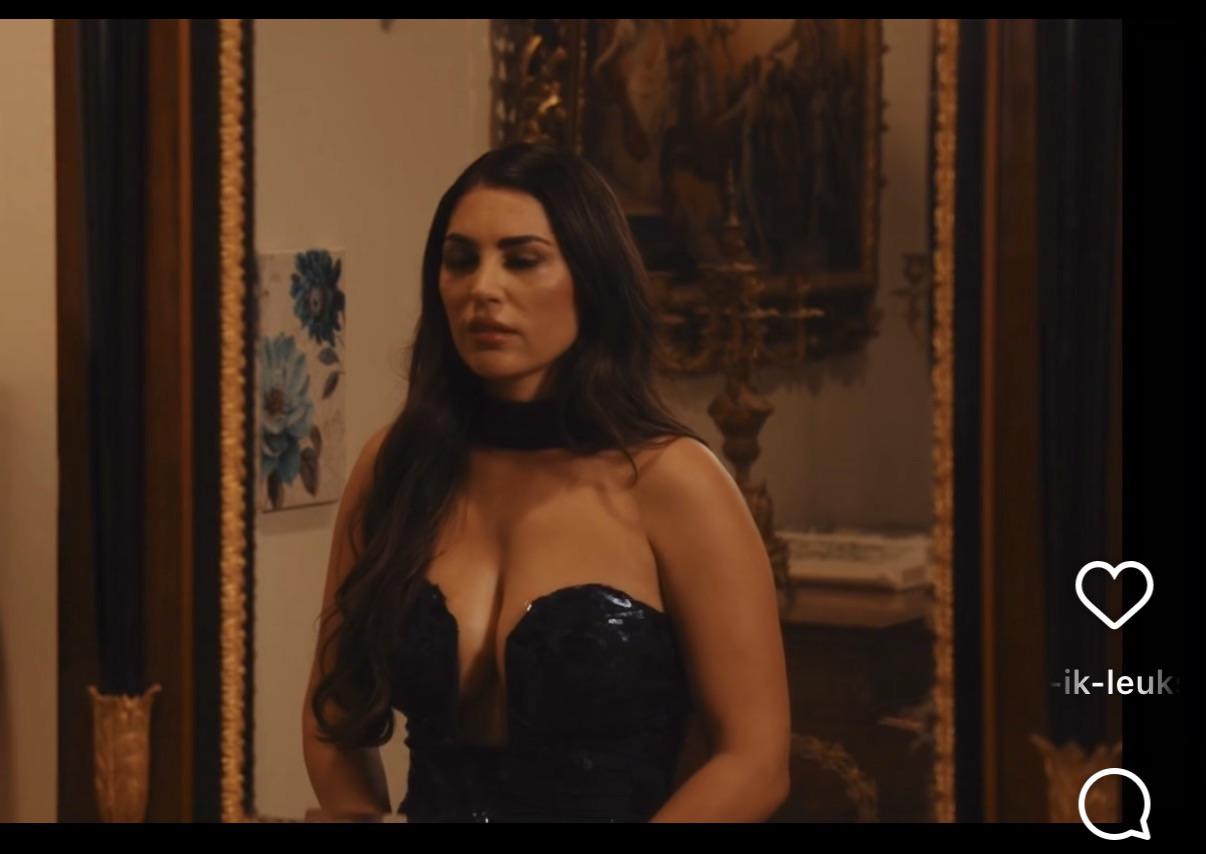 Yolanthe naakt