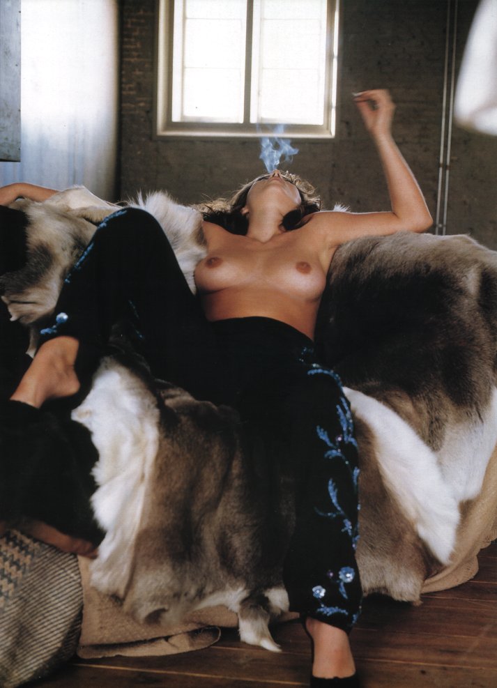 Josefine van Asdonk naakt foto 7